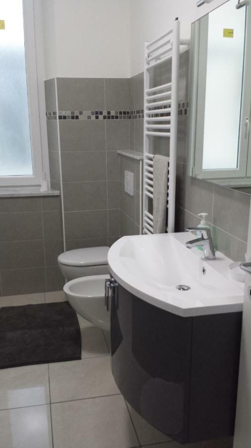 Apartamento Residenza Lux fronte mare Vado Ligure Exterior foto