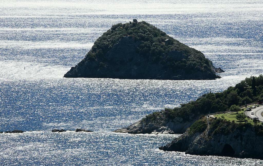 Apartamento Residenza Lux fronte mare Vado Ligure Exterior foto