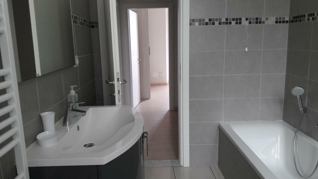 Apartamento Residenza Lux fronte mare Vado Ligure Exterior foto
