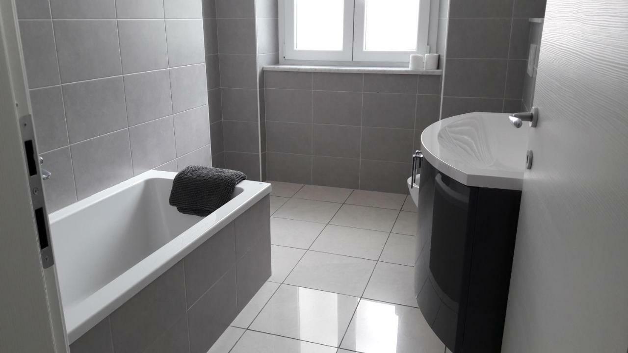 Apartamento Residenza Lux fronte mare Vado Ligure Exterior foto