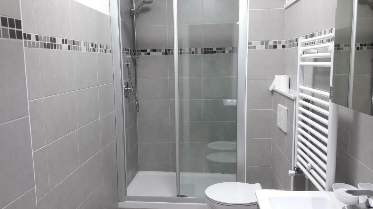 Apartamento Residenza Lux fronte mare Vado Ligure Exterior foto