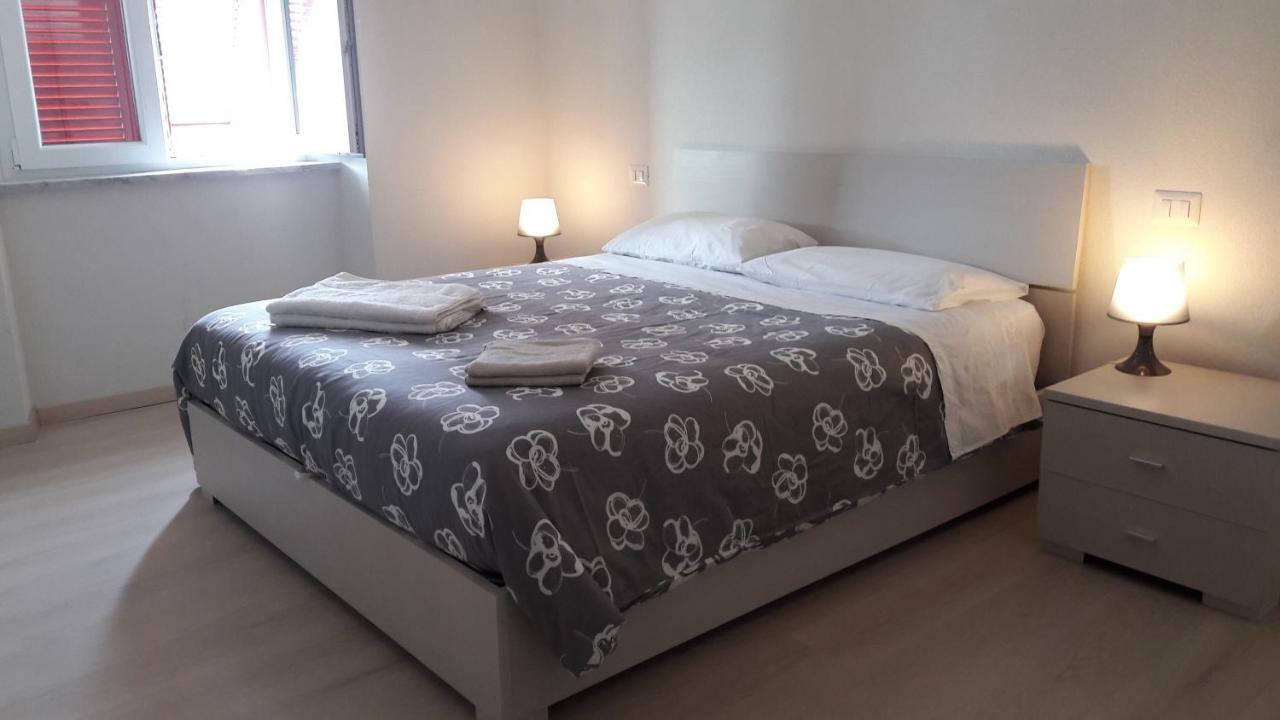Apartamento Residenza Lux fronte mare Vado Ligure Exterior foto